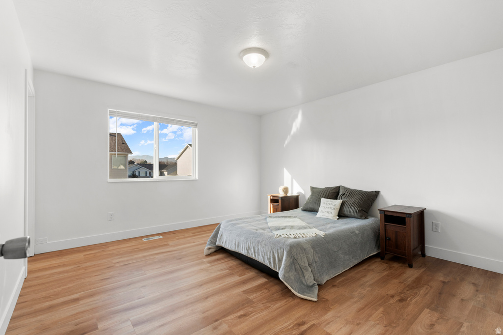 8246 S CREEKWOOD CIR West Jordan, UT 84088