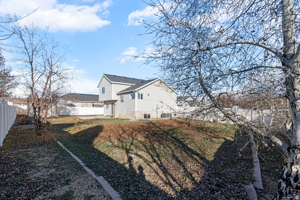 8246 S CREEKWOOD CIR West Jordan, UT 84088