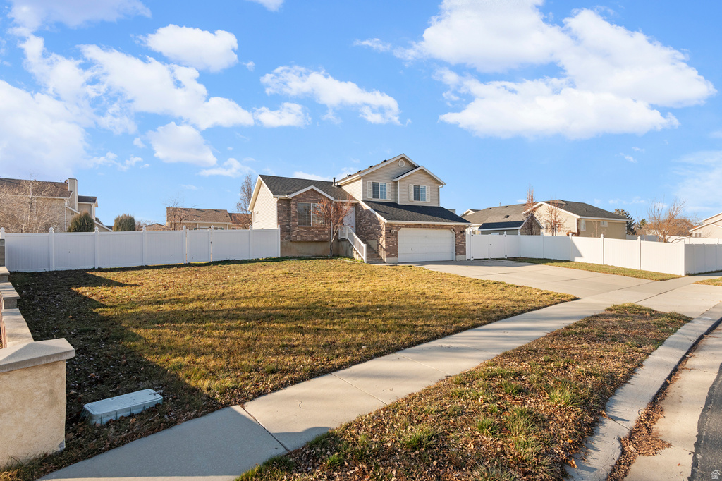 8246 S CREEKWOOD CIR West Jordan, UT 84088