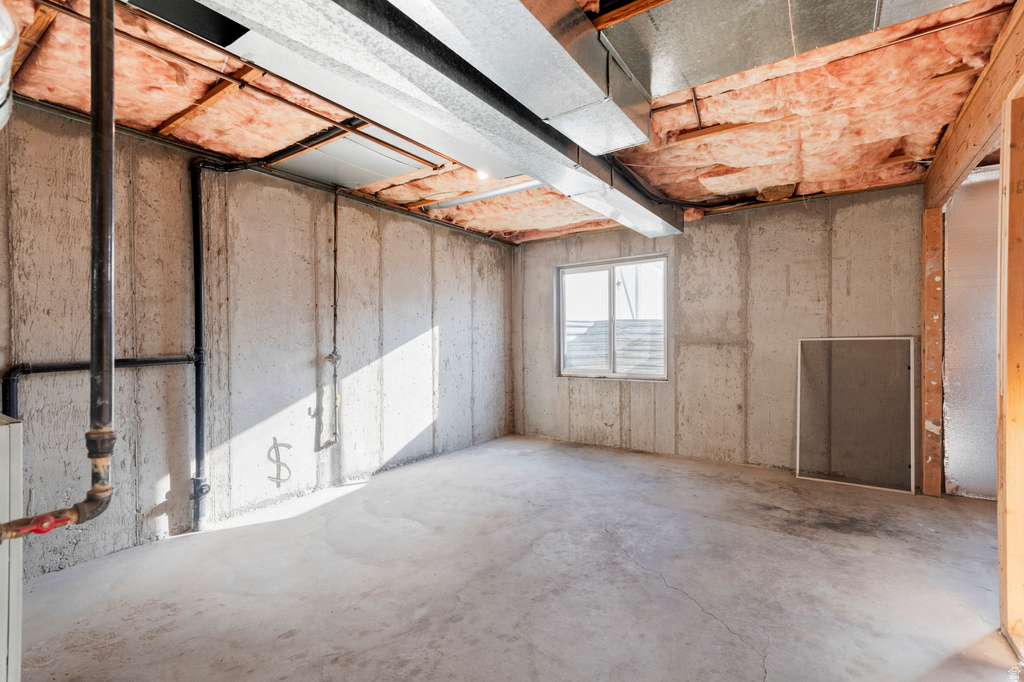 8246 S CREEKWOOD CIR West Jordan, UT 84088