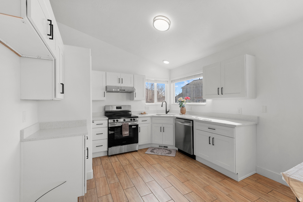 8246 S CREEKWOOD CIR West Jordan, UT 84088