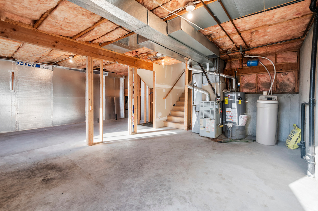 8246 S CREEKWOOD CIR West Jordan, UT 84088