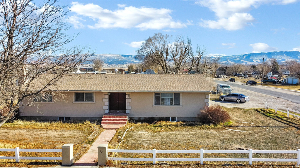 10 N MAIN ST Centerfield, UT 84622