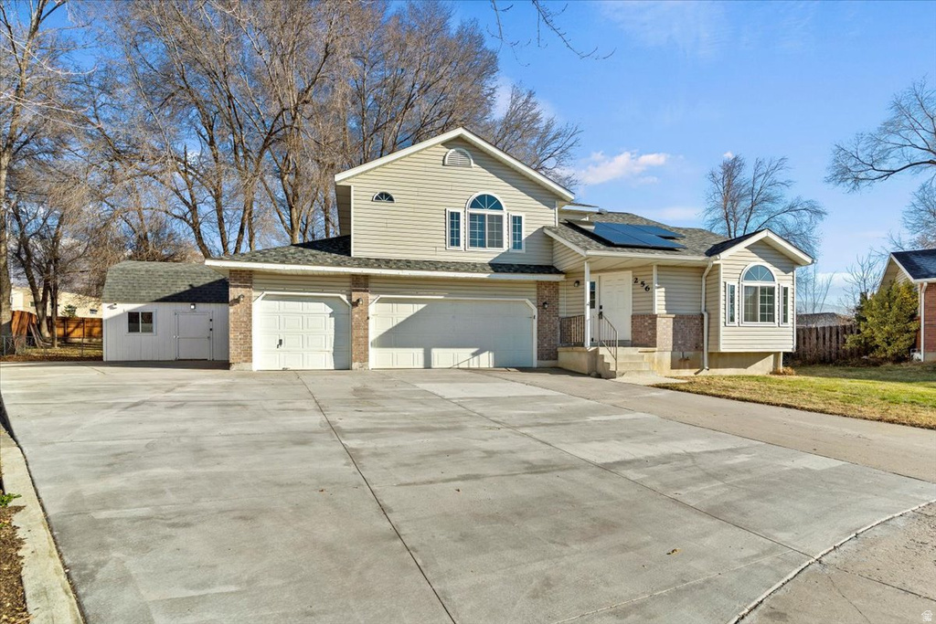 256 E 425 S Kaysville, UT 84037