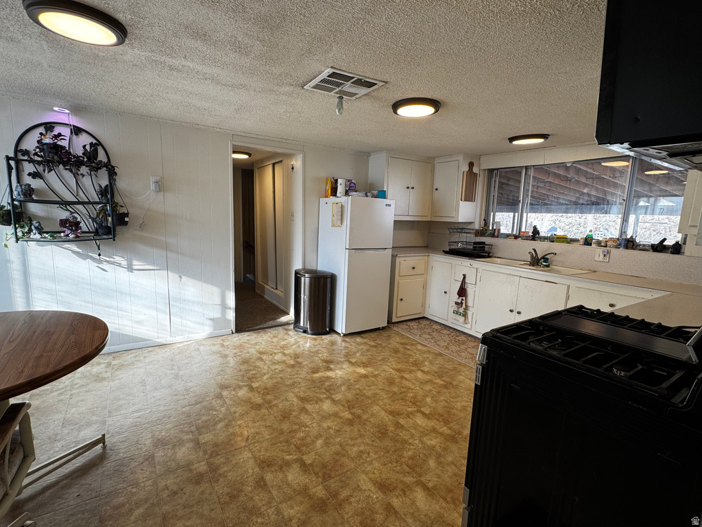 330 S 100 E Tooele, UT 84074