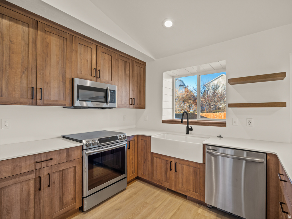 548 W 2325 N Lehi, UT 84043