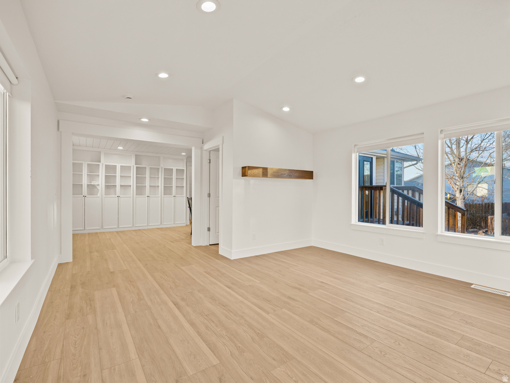 548 W 2325 N Lehi, UT 84043