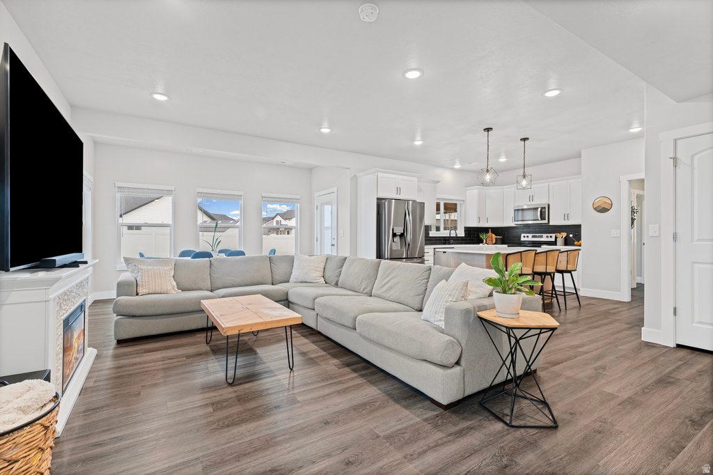 3343 W 3150 N Plain City, UT 84404