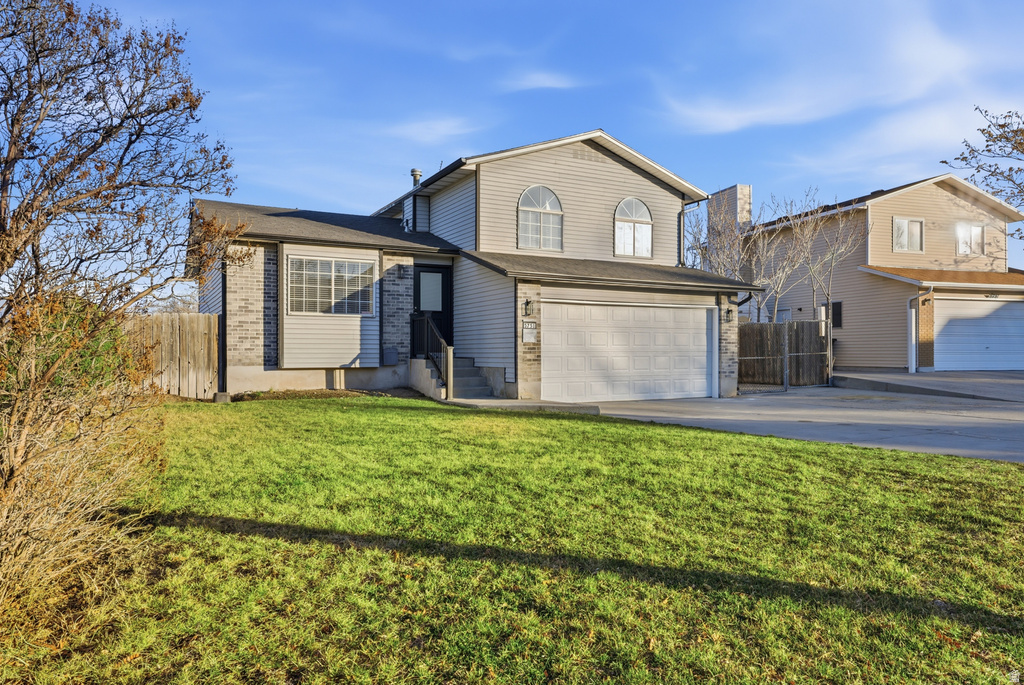 5751 S DYNASTY OAKS CIR Taylorsville, UT 84118