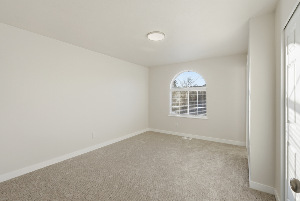 5751 S DYNASTY OAKS CIR Taylorsville, UT 84118