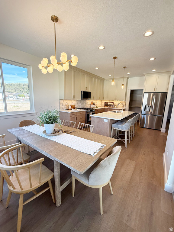 1042 E LESTER DR South Weber, UT 84405