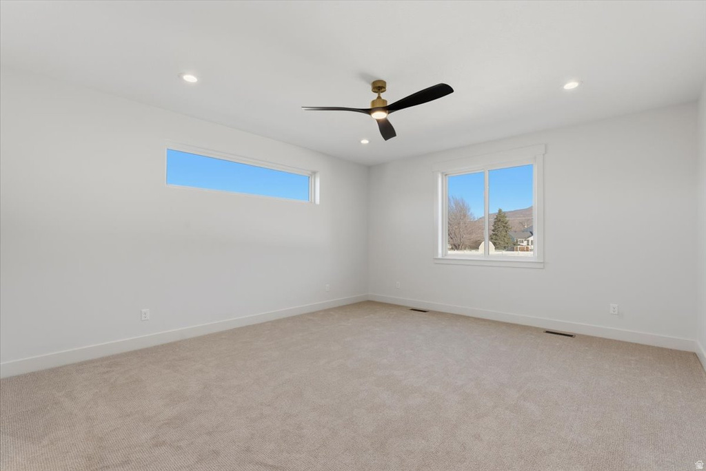 1048 E LESTER DR South Weber, UT 84405