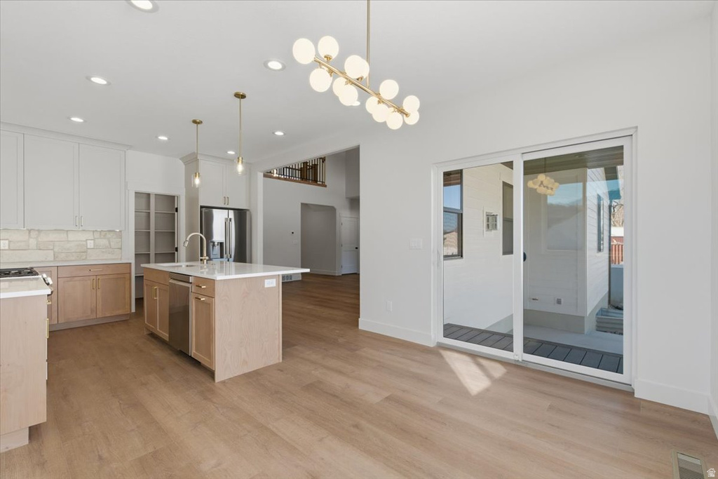 1048 E LESTER DR South Weber, UT 84405