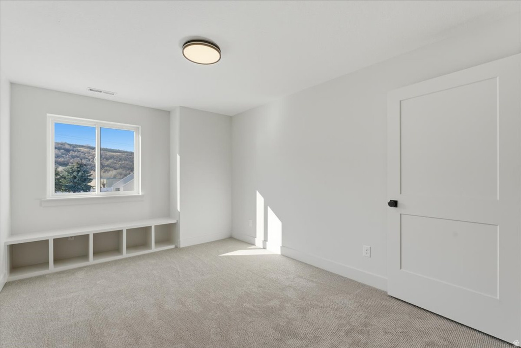 1048 E LESTER DR South Weber, UT 84405