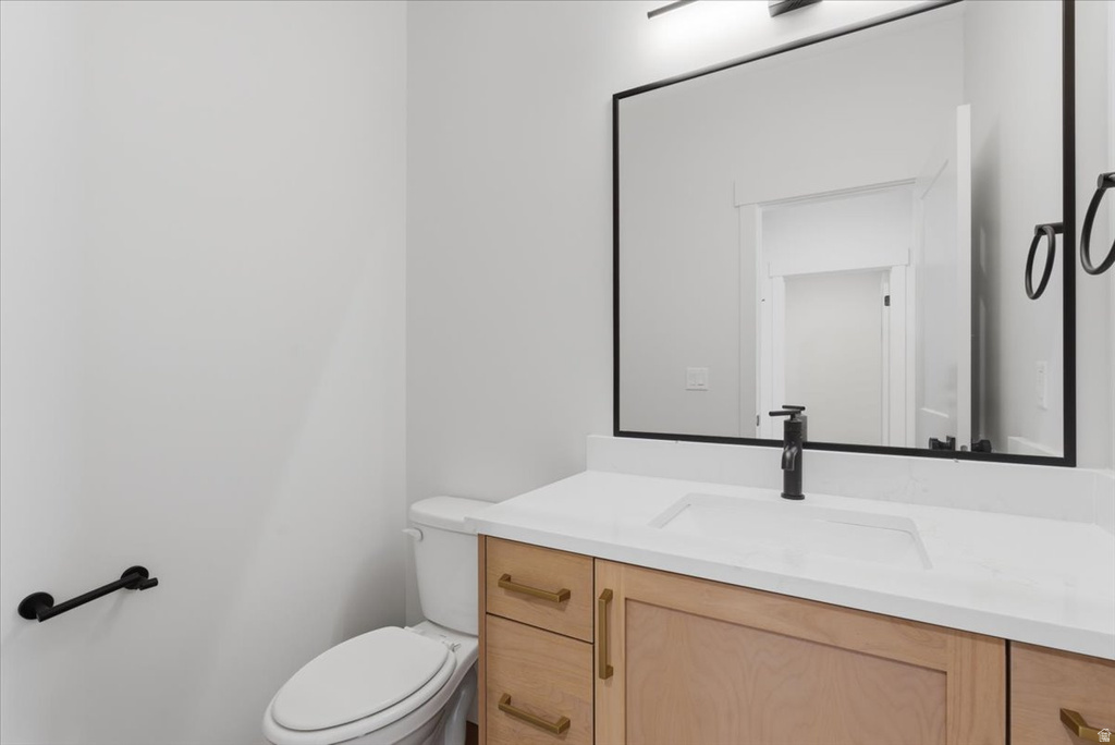 1048 E LESTER DR South Weber, UT 84405