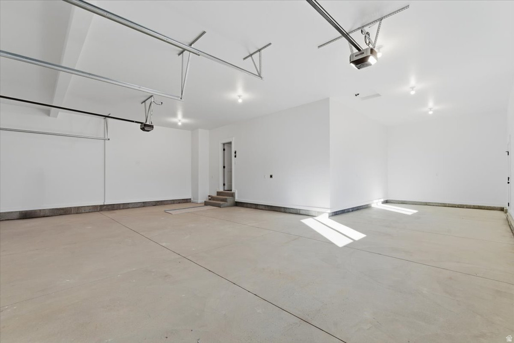 1048 E LESTER DR South Weber, UT 84405