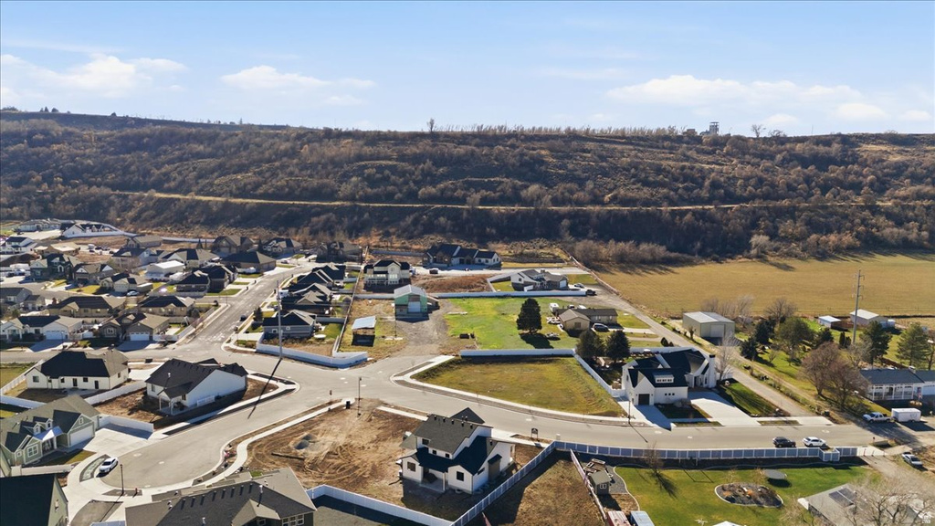 1048 E LESTER DR South Weber, UT 84405