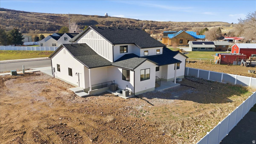 1048 E LESTER DR South Weber, UT 84405