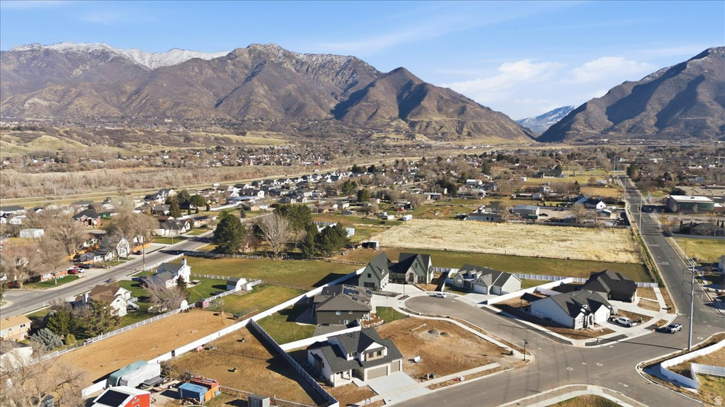 1048 E LESTER DR South Weber, UT 84405