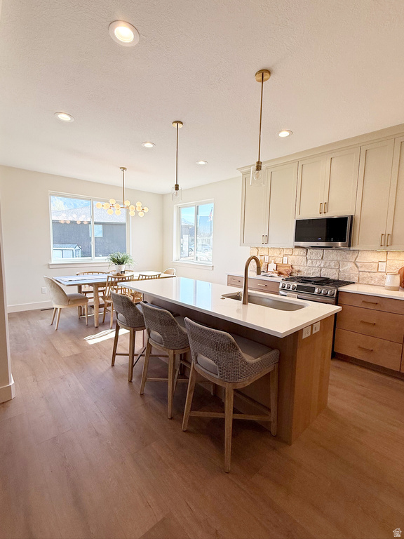 1042 E LESTER DR South Weber, UT 84405