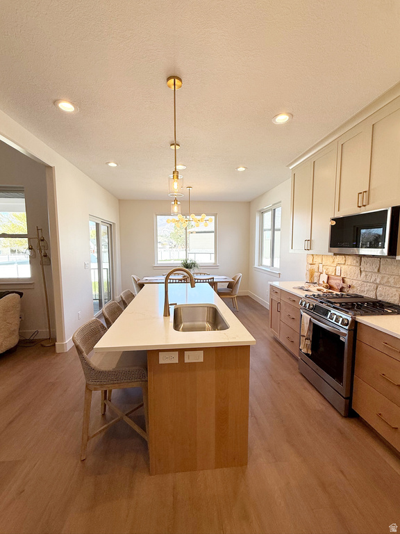 1042 E LESTER DR South Weber, UT 84405