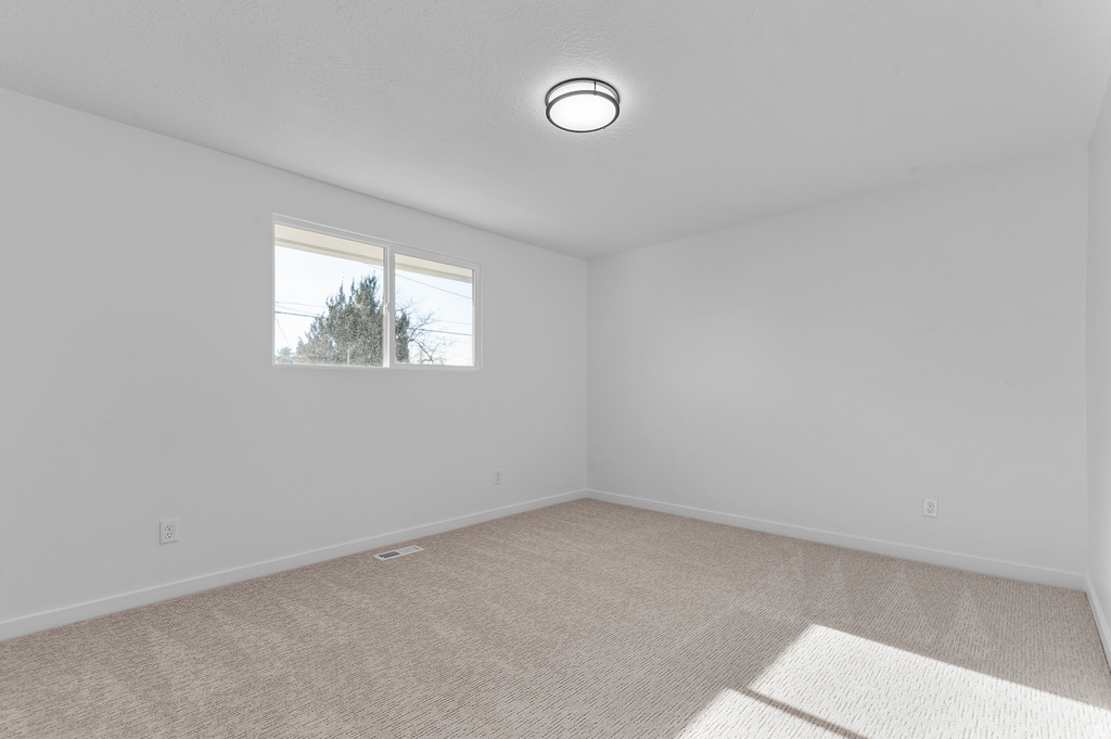 3329 W SUNNYBROOK DR West Valley City, UT 84119