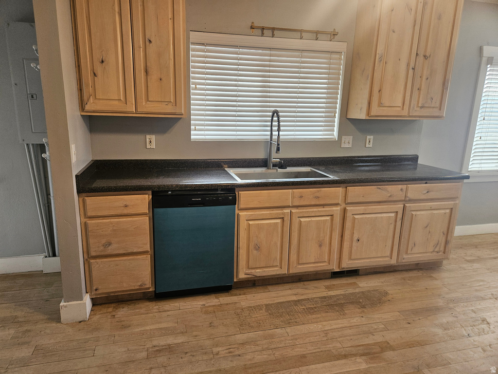 7961 S PIONEER ST Midvale, UT 84047