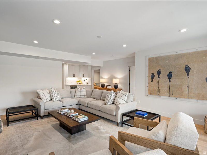 746 S 6300 E Huntsville, UT 84317