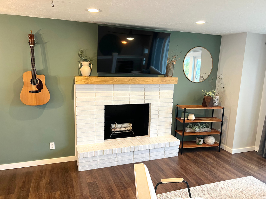 2400 E CATALINA DR Salt Lake City, UT 84121