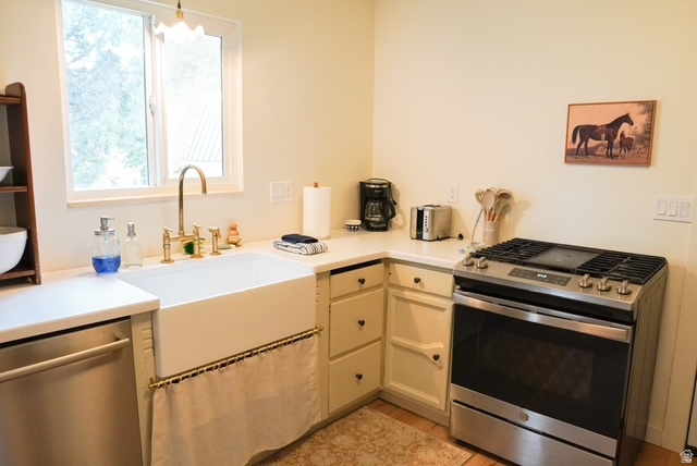 740 HOPKINS LN Soda Springs, ID 83276