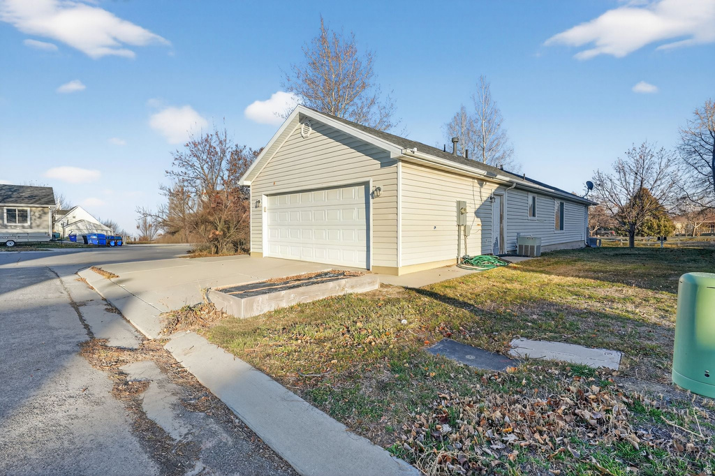 7809 N ASHPOINT CIR Eagle Mountain, UT 84005