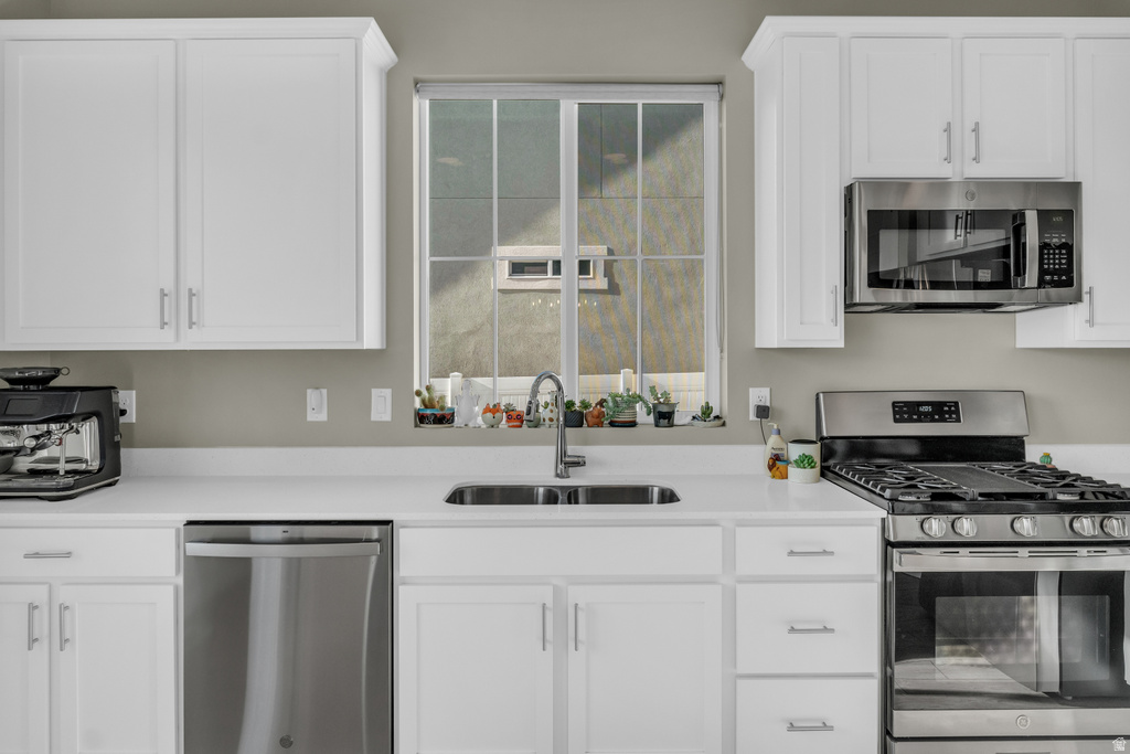 3677 W SAFFLOWER DR Lehi, UT 84048