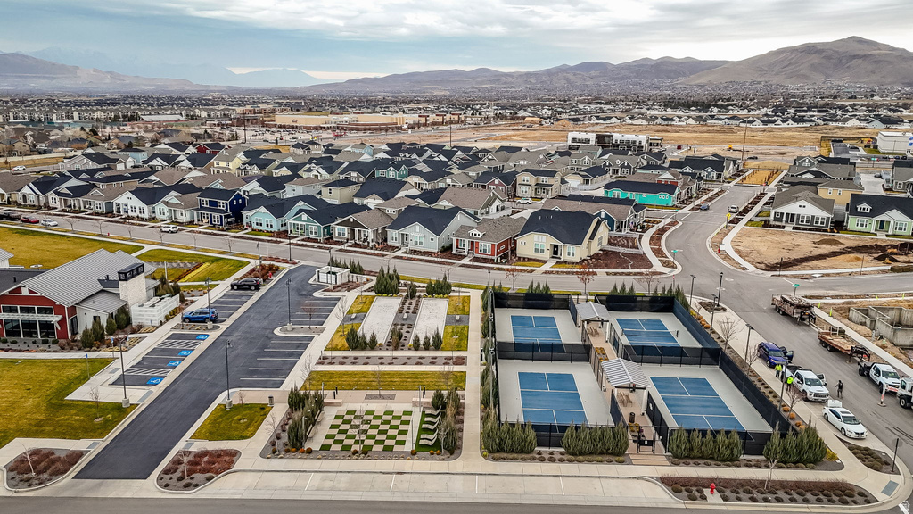 6043 W STONE WAY South Jordan, UT 84009