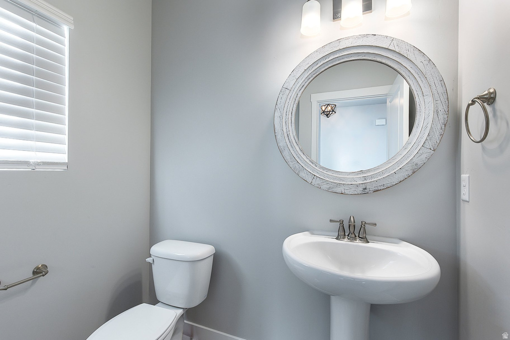 1876 S 1230 W Syracuse, UT 84075