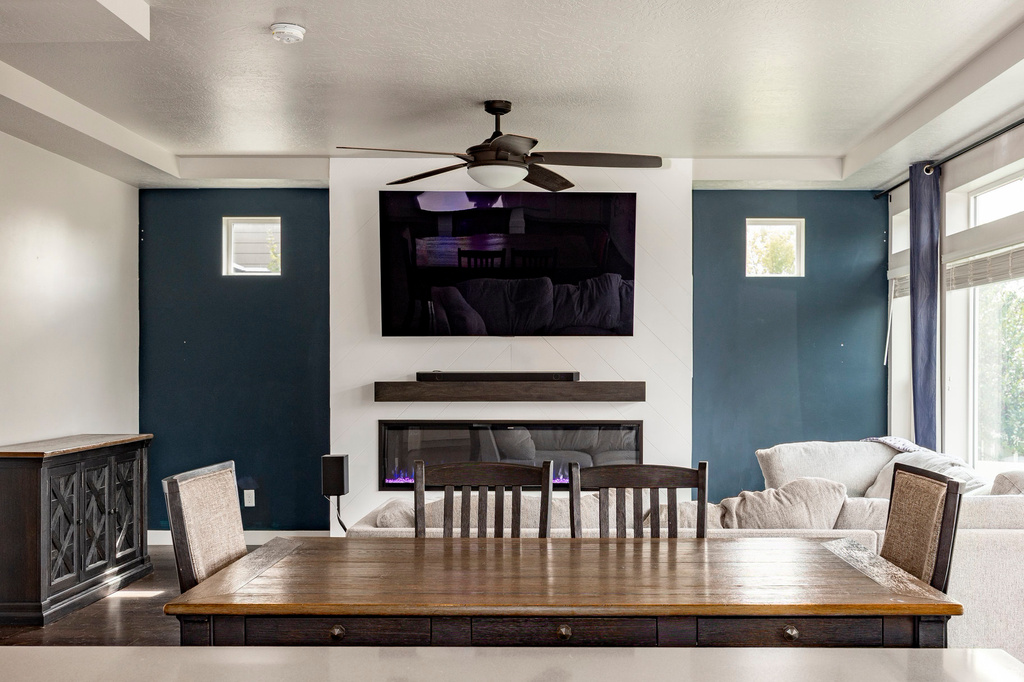 1876 S 1230 W Syracuse, UT 84075