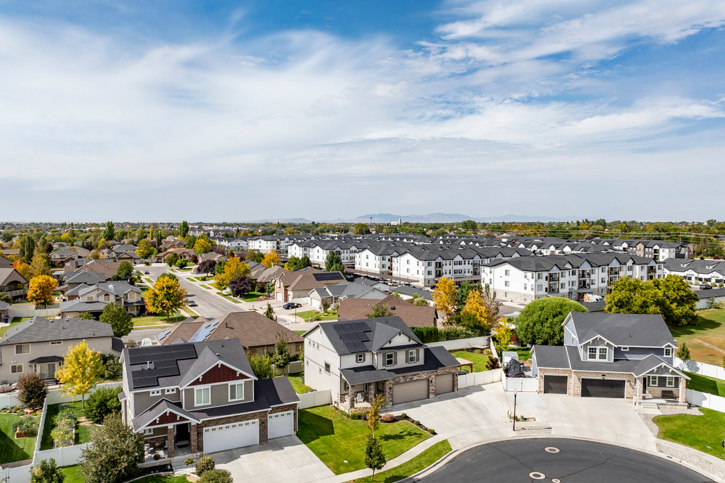 1876 S 1230 W Syracuse, UT 84075