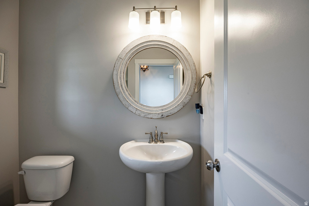 1876 S 1230 W Syracuse, UT 84075