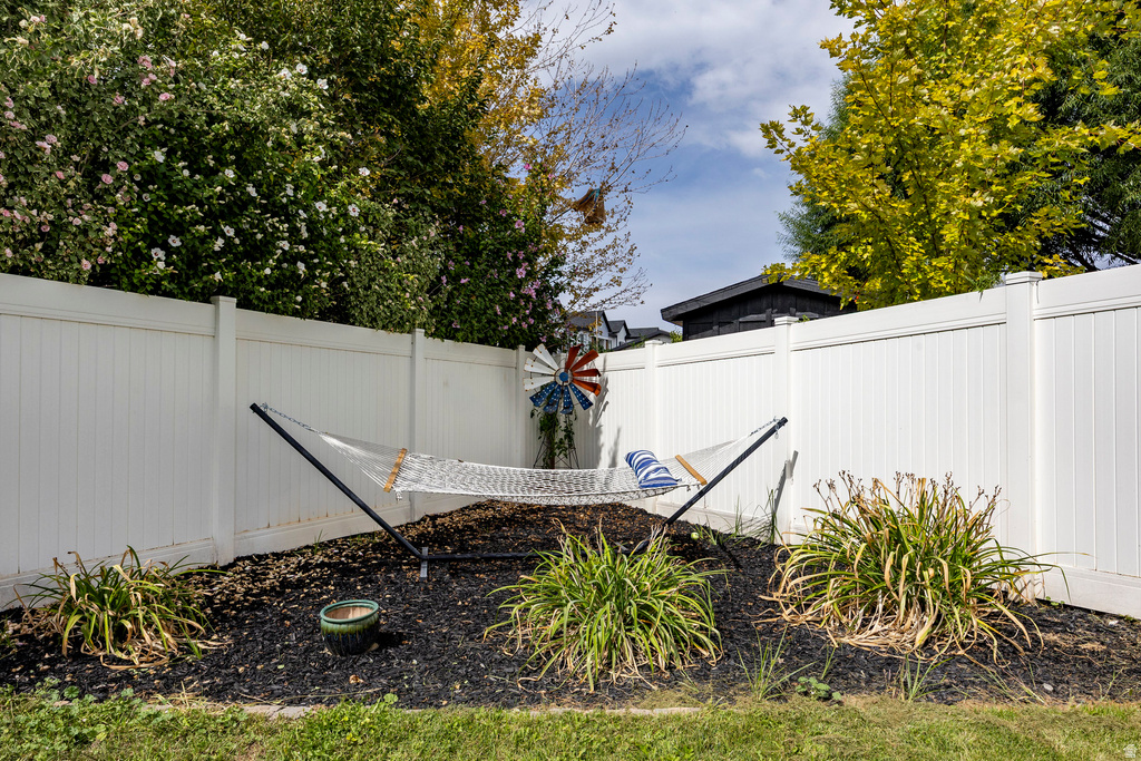 1876 S 1230 W Syracuse, UT 84075