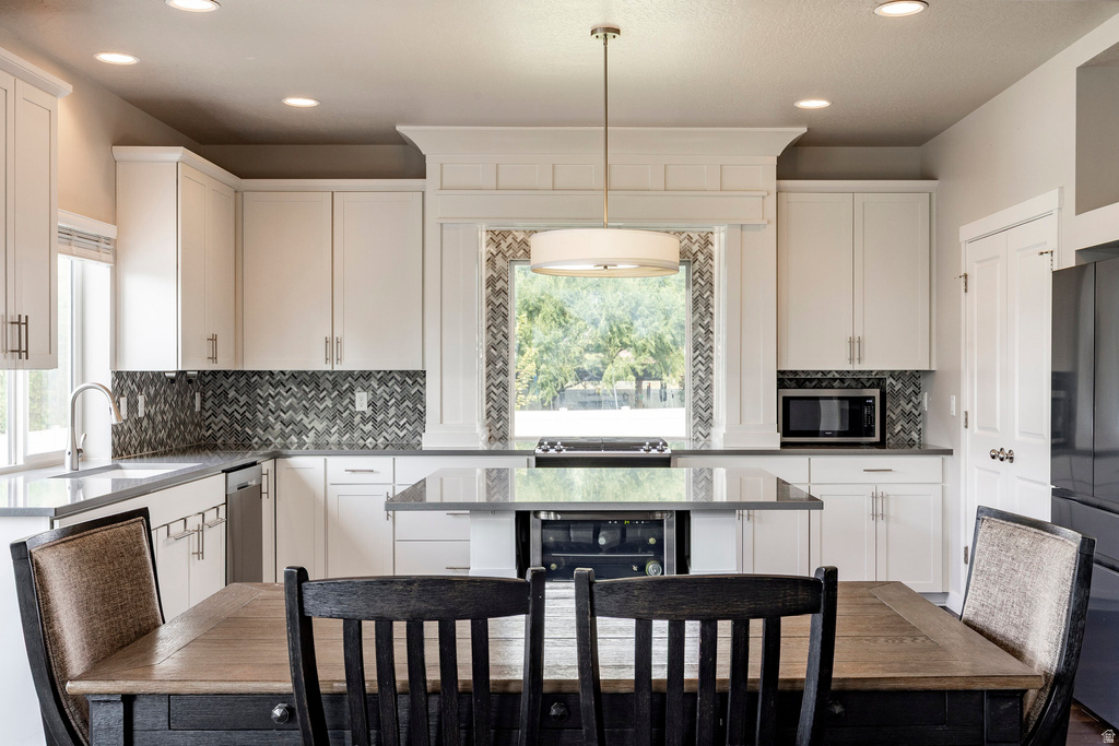 1876 S 1230 W Syracuse, UT 84075