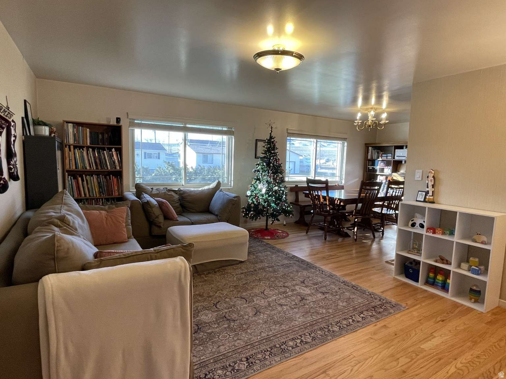 978 N TREMONT ST Tremonton, UT 84337