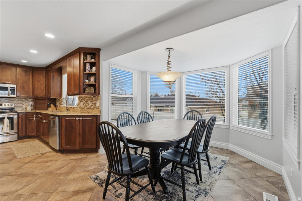 4047 S 2175 W Roy, UT 84067