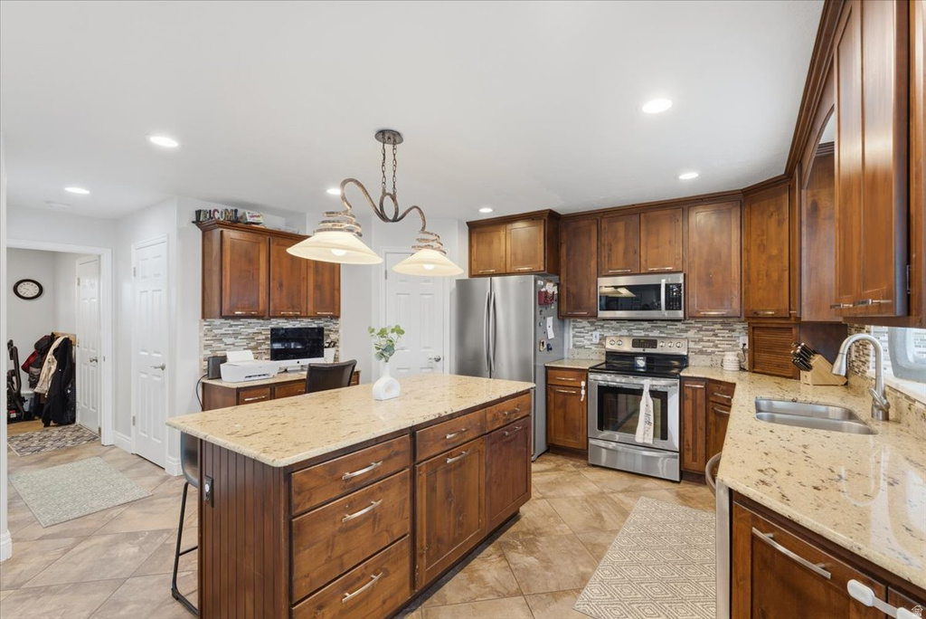 4047 S 2175 W Roy, UT 84067