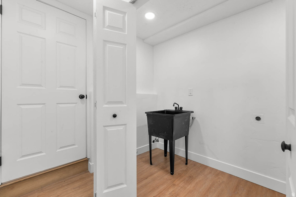 1928 W SIR TIMOTHY AVE Salt Lake City, UT 84116