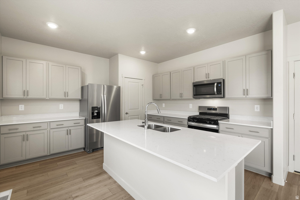 842 N 160 E #17 Santaquin, UT 84655