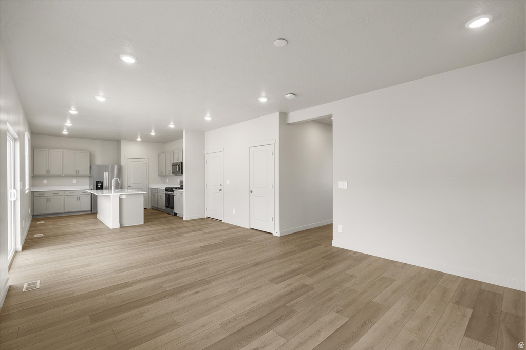 842 N 160 E #17 Santaquin, UT 84655