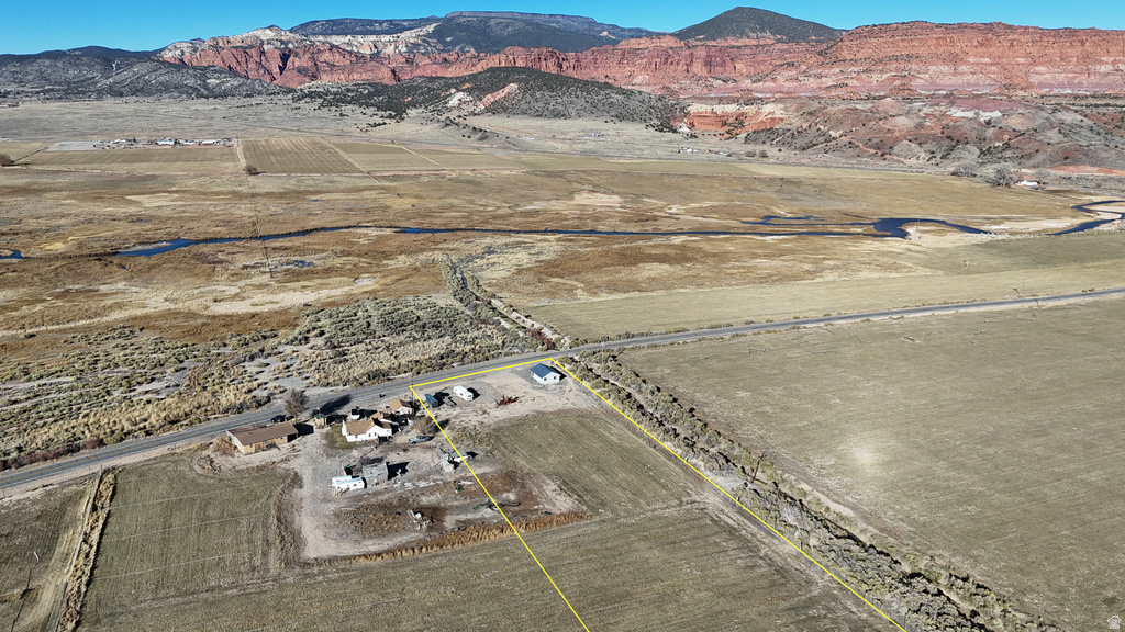 890 E HATCHERY RD Bicknell, UT 84715