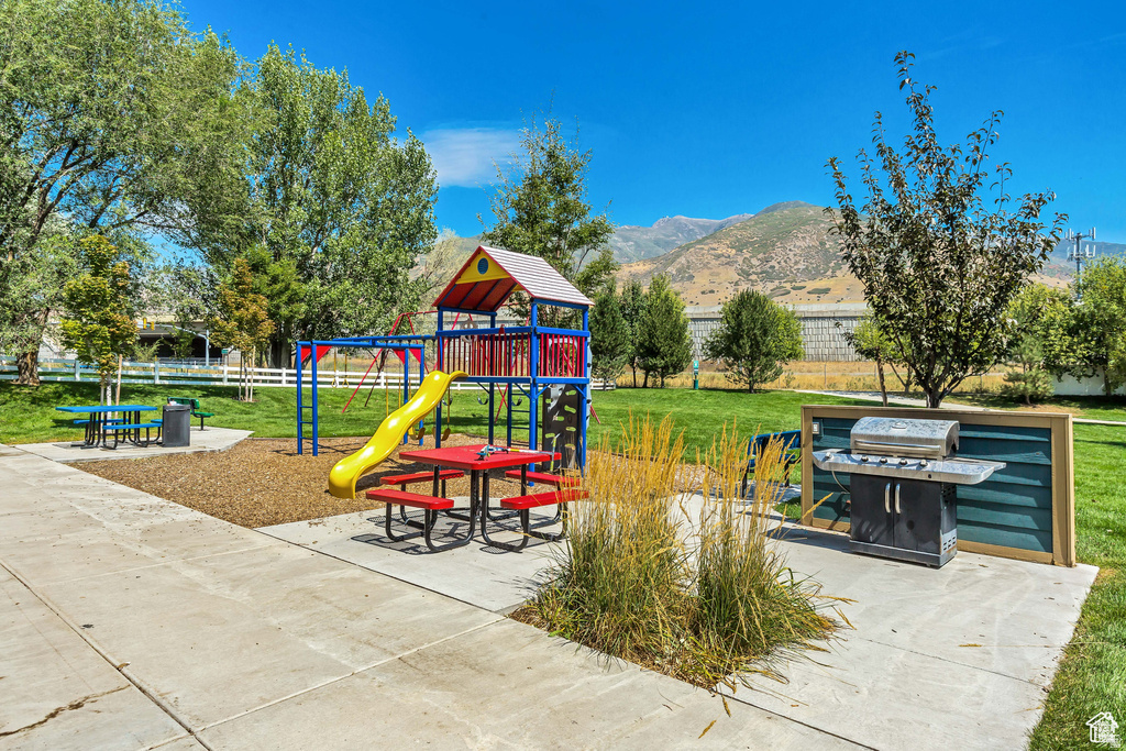 1048 N SHEPARD CREEK PKWY #4 Farmington, UT 84025