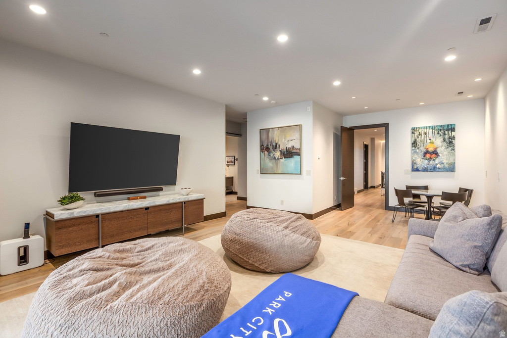 210 WHITE PINE CANYON RD Park City, UT 84060