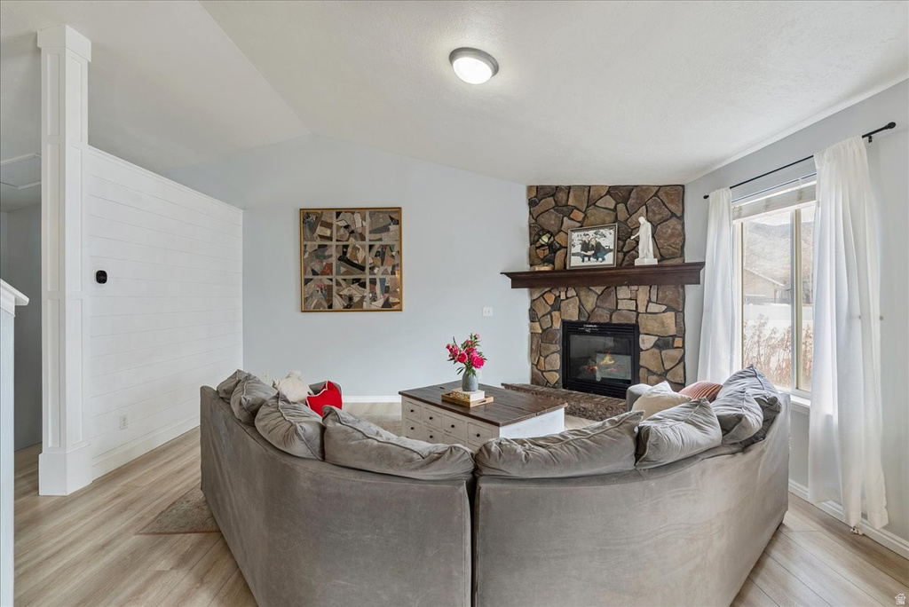 2126 E LODGE POLE DR Eagle Mountain, UT 84005