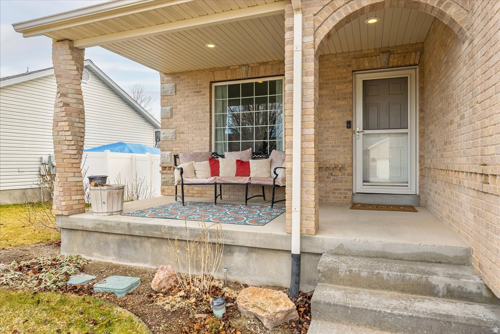 2126 E LODGE POLE DR Eagle Mountain, UT 84005